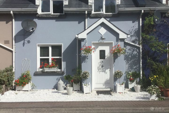 2 STATION TERRACE, ENNISTYMON, CO CLARE