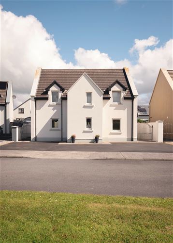 25 AN CREAG, LAHINCH, CLARE