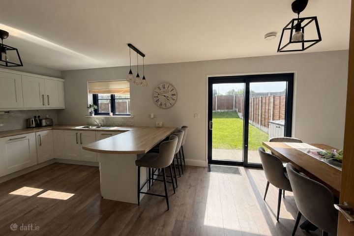 16 The Meadows, Barraduff, Killarney