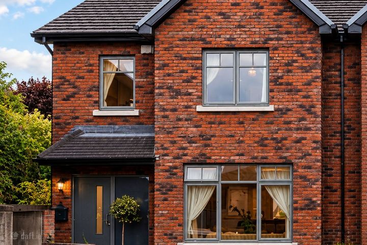7 Lyndhurst, Herbert Road, Bray