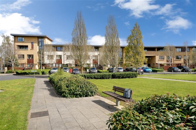 48 Castlegate Crescent, Adamstown, Co. Dublin