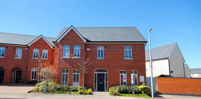 4 THE CLOSE, CITYWEST VILLAGE, CITYWEST