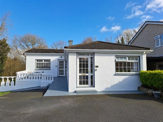 32 Pinewoods, Westport, Co. Mayo