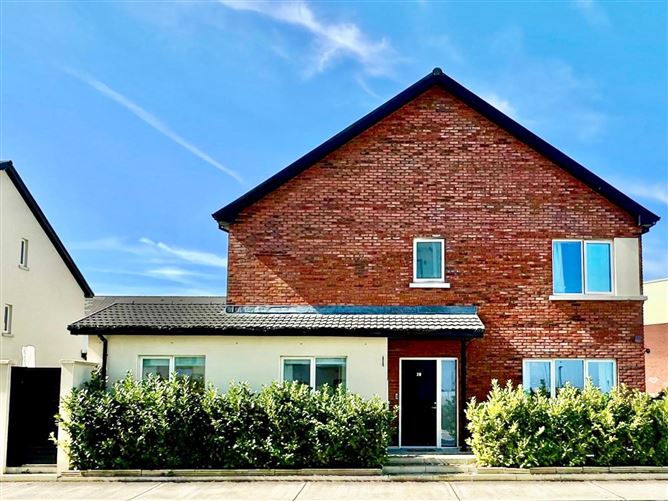 28 Clay Farm Drive, Leopardstown, Dublin 18