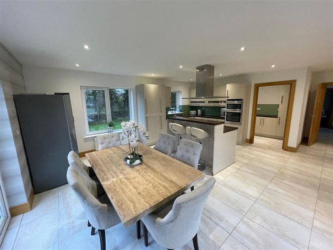 4 Meadowfields, Rylane, Cork