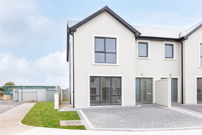 Bruach Abhainn, Pairc An Aonaigh, Mogeely, Cork