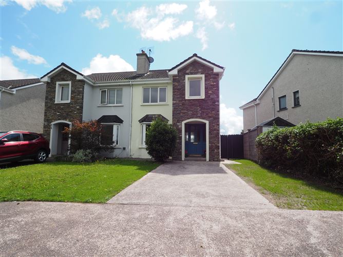 70 SEANABOTHAIR, KILLEENS, BLARNEY