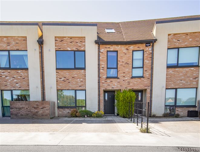 8 The Crescent, St Marnocks Bay, Station Road