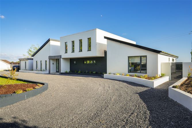 OAKVIEW, MOORETOWN, RATOATH
