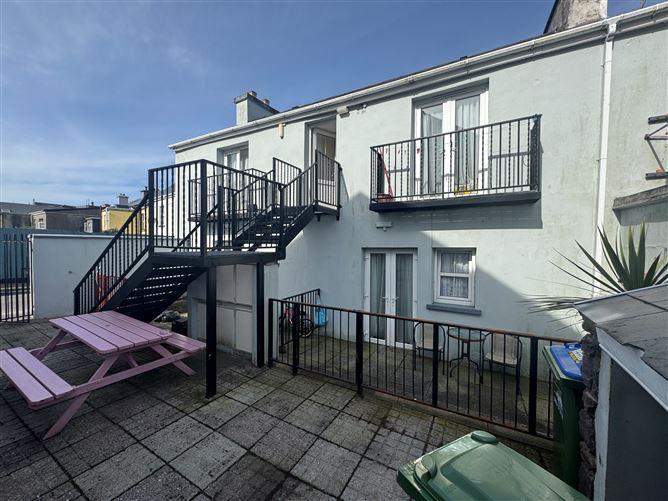 Ref 1198 - Apartment 4, 1 New Market Street, Caherciveen, Kerry