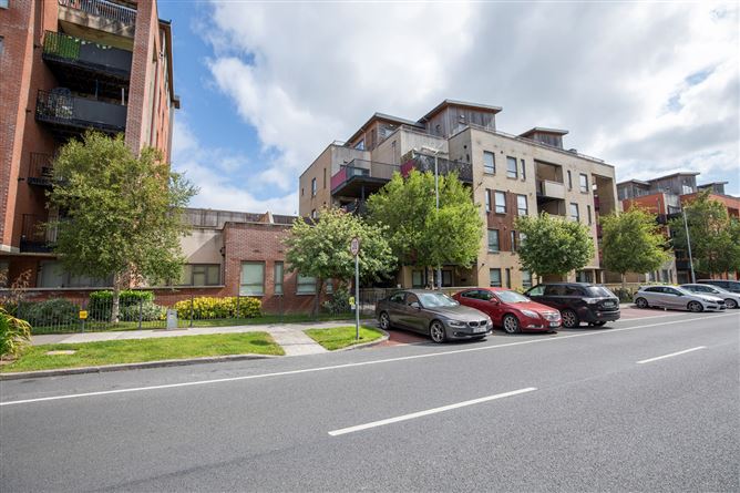 APARTMENT 2 BLOCK 30, MARRSFIELD AVENUE, CLONGRIFFIN