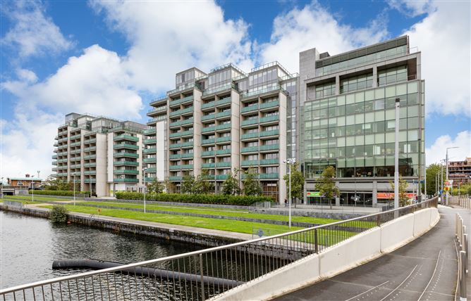 12 Longford House, Spencer Dock, Dublin 1, D01XN79