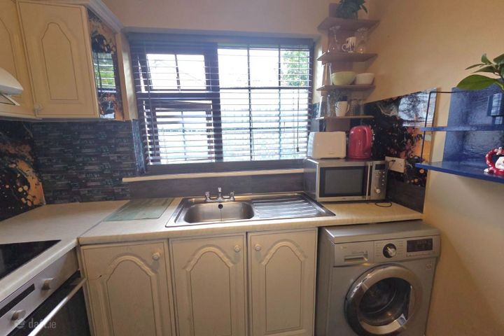7 MONREAD GARDENS, NAAS, KILDARE