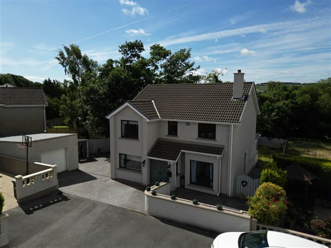 15 Oaklands Park, Letterkenny, Co. Donegal, F92C7HT