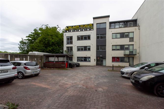 APT 52, LEONARDS COURT, CLANBRASSIL STREET