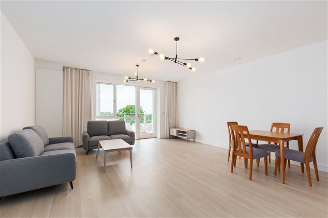 Crofton Hall, Hamilton Park, Castleknock, Dublin 15
