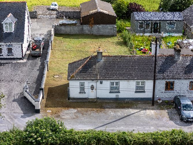 CUBA COTTAGES, HARBOUR RD, BANAGHER