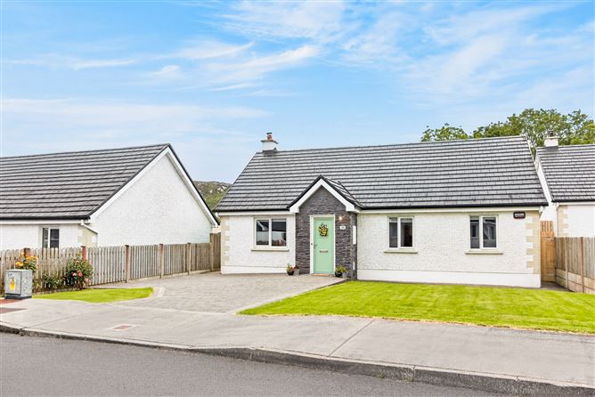 38 Carraíg Abháinn, Ballisodare, Ballisodare, Co. Sligo, F91X8F8