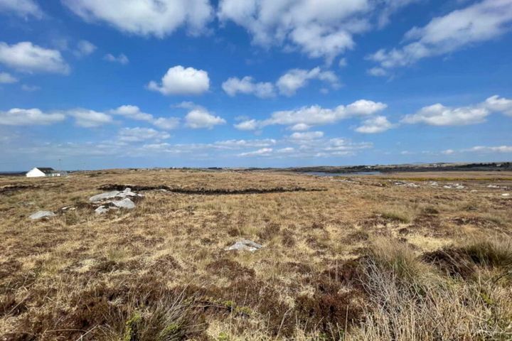 MEENBANAD, BURTONPORT, COUNTY DONEGAL