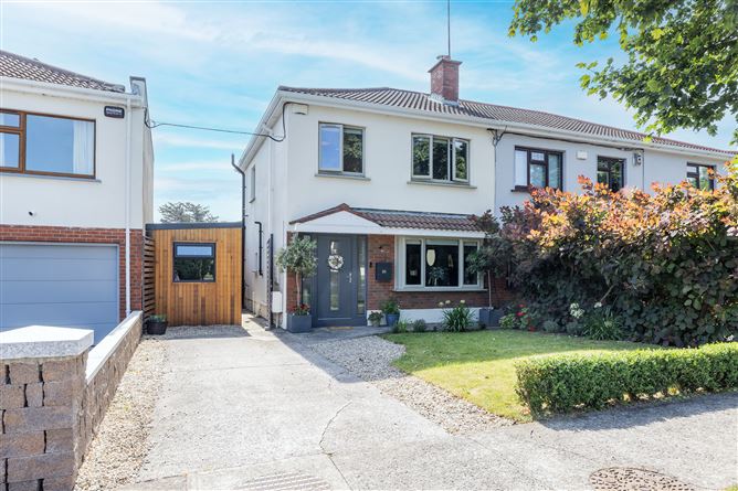 81 Mount Eagle Drive, Leopardstown, Dublin 18, D18K6P8