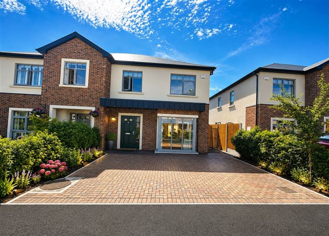 8 Lake View, Fox Mcadow