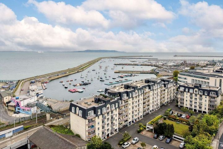 44 CLEARWATER COVE, OLD DUNLEARY RD, DUN LAOGHAIRE