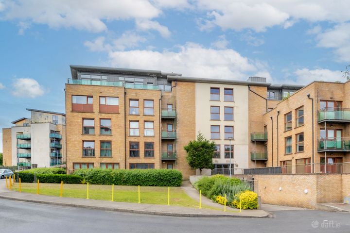 Apartment 10, The Oaks, Royal Canal Park, Dublin 15, D15PC42