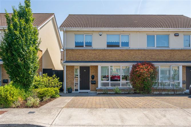 13 DISWELLSTOWN VIEW, CASTLEKNOCK, DUBLIN