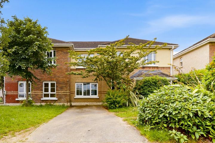 19 MOUNT GARRETT GROVE, TYRRELSTOWN, DUBLIN 15