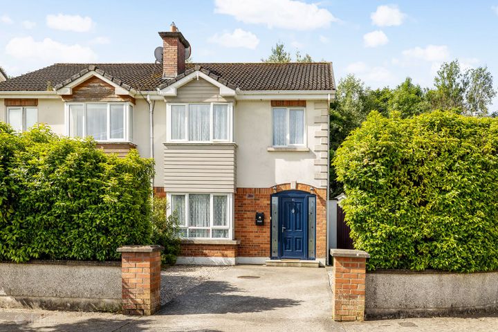 41 THE CRESCENT, CURRAGH GRANGE, NEWBRIDGE