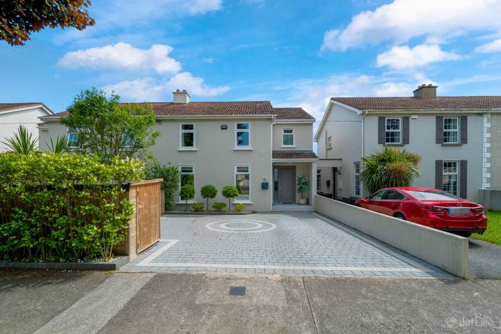 Waterside Crescent, Sainthelens, Portmarnock, Dublin 13
