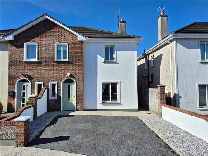 40 Cois na hAbhainn, Ballygaddy Road, Tuam, Co. Galway