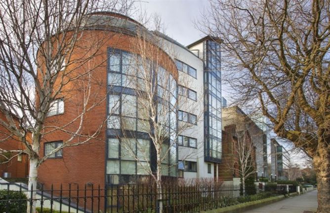 10 Symphony House, Adelaide Road, Dublin 2