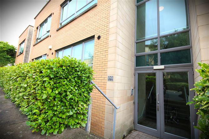 7 GARRISON MEWS, WILLOW AVE, LOUGHLINSTOWN
