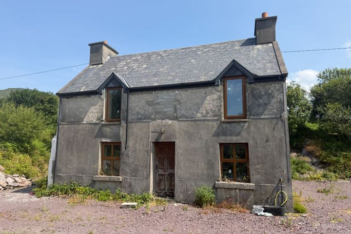 GOWLANES, CASTLECOVE, COUNTY KERRY