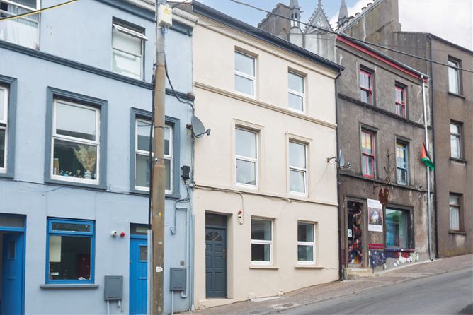 APT 1, 3 RAHILLY STREET, COBH