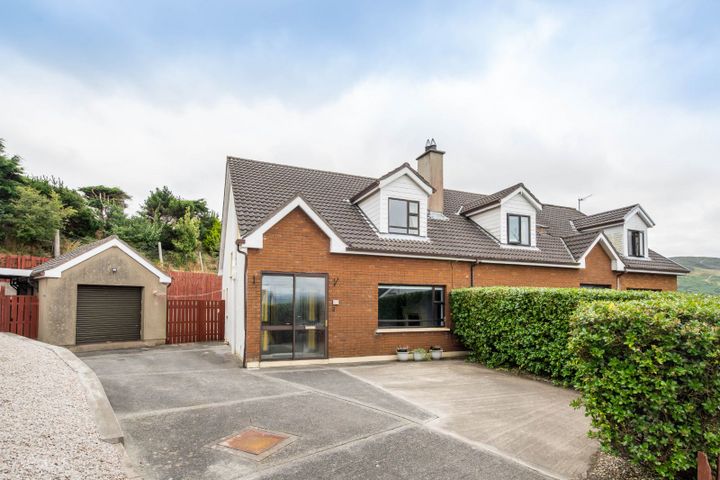 16 MILLFIELD HEIGHTS, BUNCRANA, DONEGAL