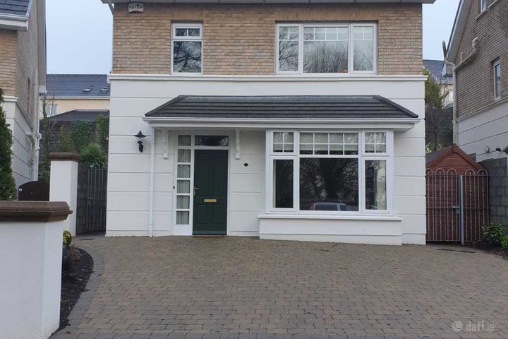8 Clarkes Wood, Mount Oval Village, Rochestown, Co. Cork