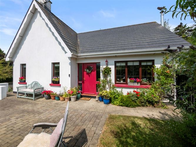 6 THE VILLAGE, BALLYMONEY, GOREY
