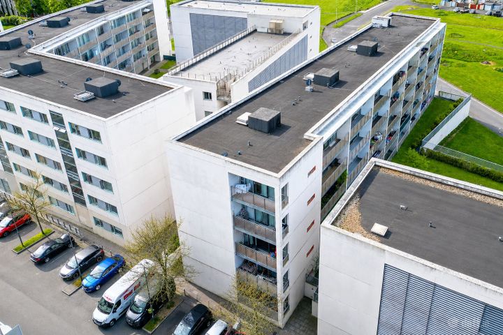 Fixed Price 310,000-No Bidding, 33 The Charter, Santry Cross, Dublin 11, D11HF53