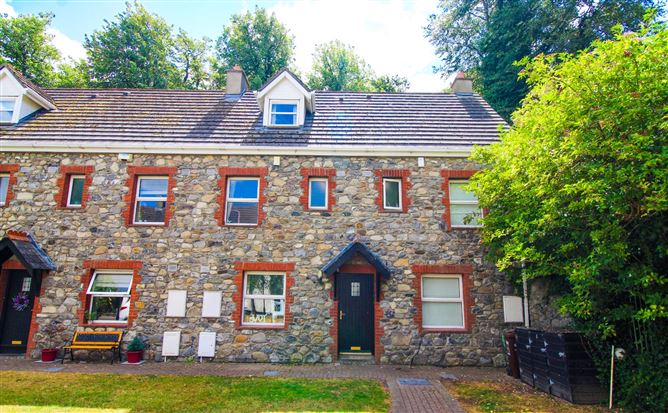 2 HOMEVILLE COURT, OLD KNOCKLYON ROAD, DUBLIN 16