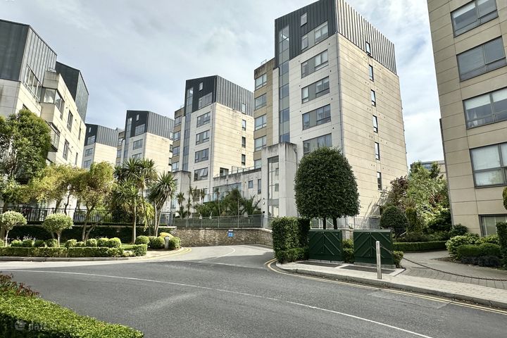 171 BEECHWOOD CT, STILLORGAN, DUBLIN