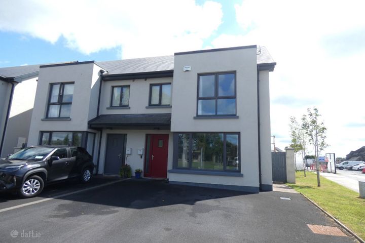 1 Curate's Court, Roslevan, Ennis