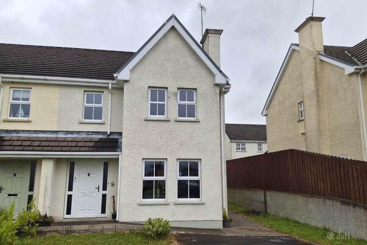 9 KILLYLASTIN HEIGHTS, LETTERKENNY, DONEGAL