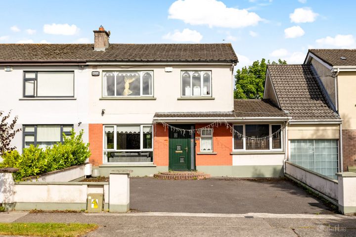 8 MOOREFIELD PARK, NEWBRIDGE, CO KILDARE