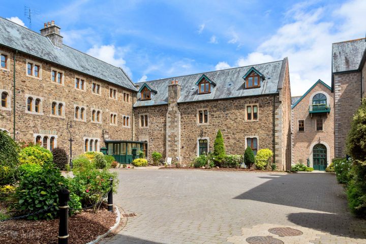 51 PRIORY COURT, ST MICHAELS RD, GOREY