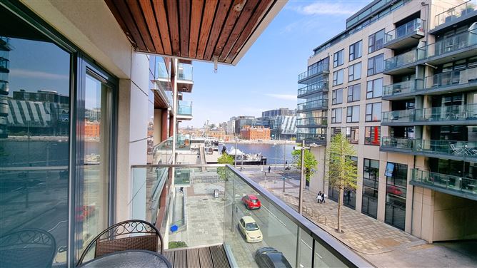 30 FORBES QUAY, SIR JOHN ROGERSONS QUAY, DUBLIN 2