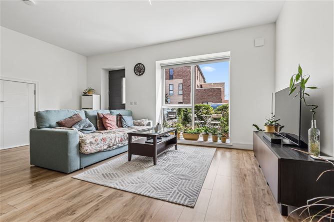 2 MERCER LODGE, MERCER VALE, CHERRYWOOD