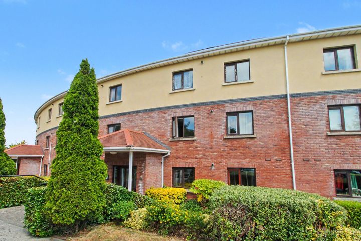 16 THE CRESCENT, CHARLESLAND, GREYSTONES
