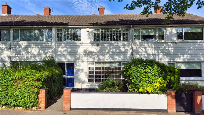 38 BAYSIDE BOULEVARD NORTH, BAYSIDE, SUTTON DUBLIN 13